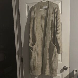 Old Navy Ribbed Knit Cardigan in Beige